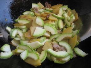 团队直播吃角瓜,趣味吃角瓜，欢乐无限量