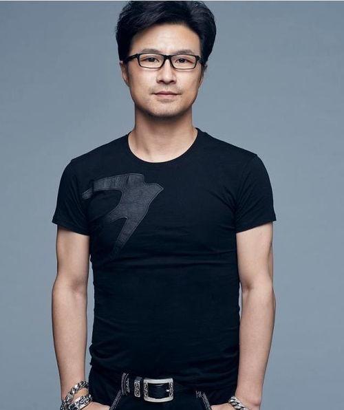 汪峰历年的吃瓜,娱乐圈的“瓜王”，揭秘历年吃瓜大事件