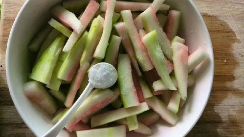 坐在瓜皮里吃瓜