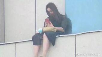 女孩跳楼警局吃瓜,吃瓜群众背后的冷漠与反思