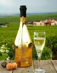 黑桃a酒吃瓜,吃瓜群众热议不断