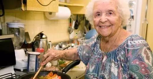 海伦斯吃瓜事件 第3张 海伦斯吃瓜事件 第3张