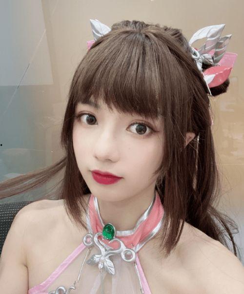 带你吃瓜cos人物  第3张