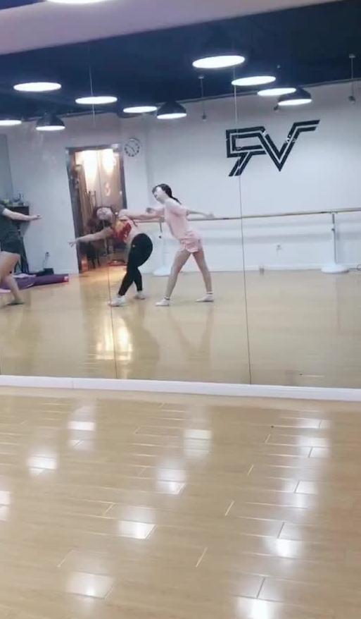 综艺跳舞吃瓜视频,笑料横生欢乐多 第2张 综艺跳舞吃瓜视频,笑料横生欢乐多 第2张